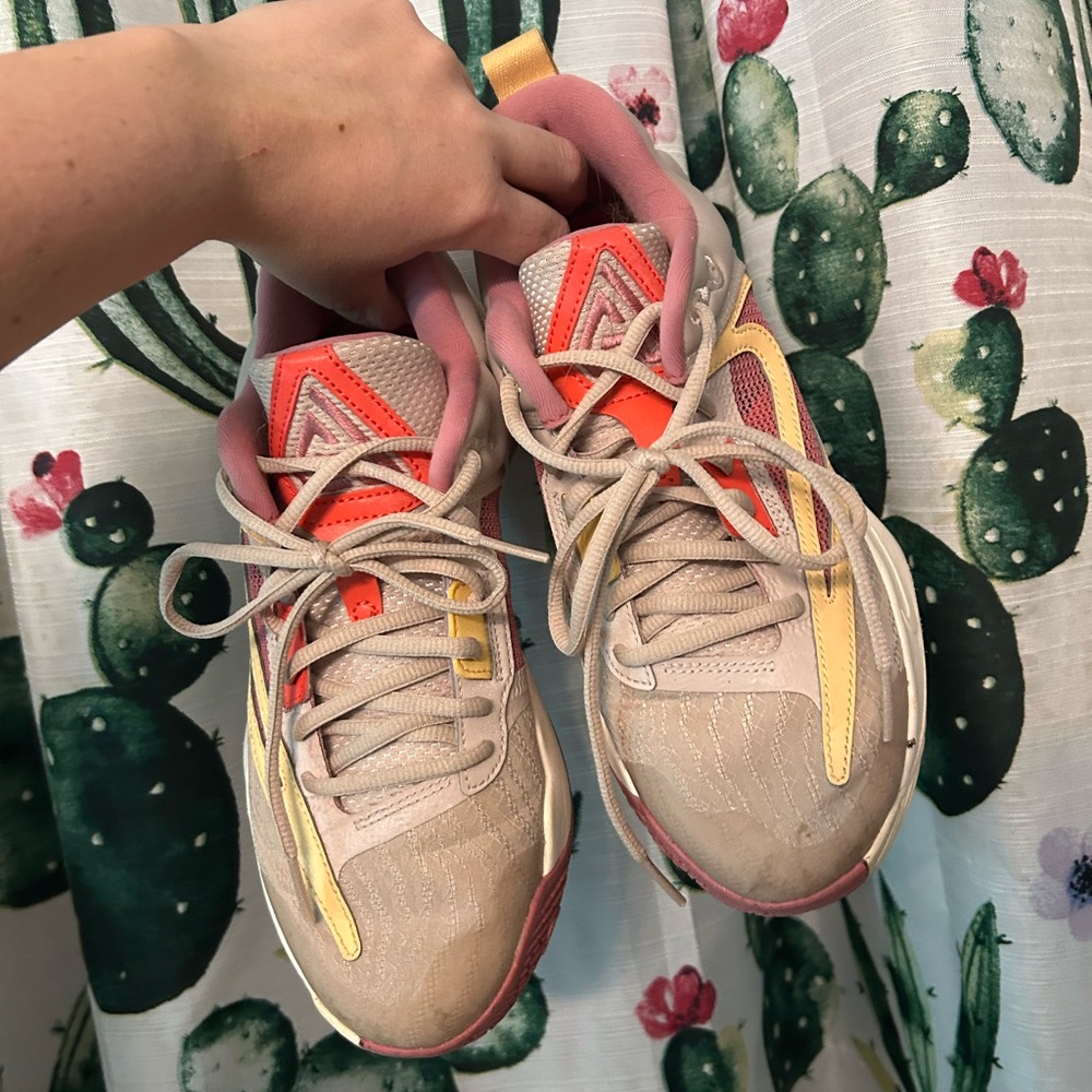 Women’s Shoes
